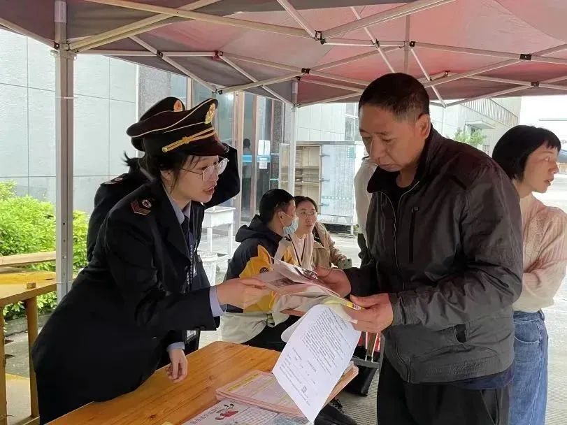 浙江百茂板業(yè)有限公司,竹膠板,車箱地板,磚機(jī)托板,建筑模板